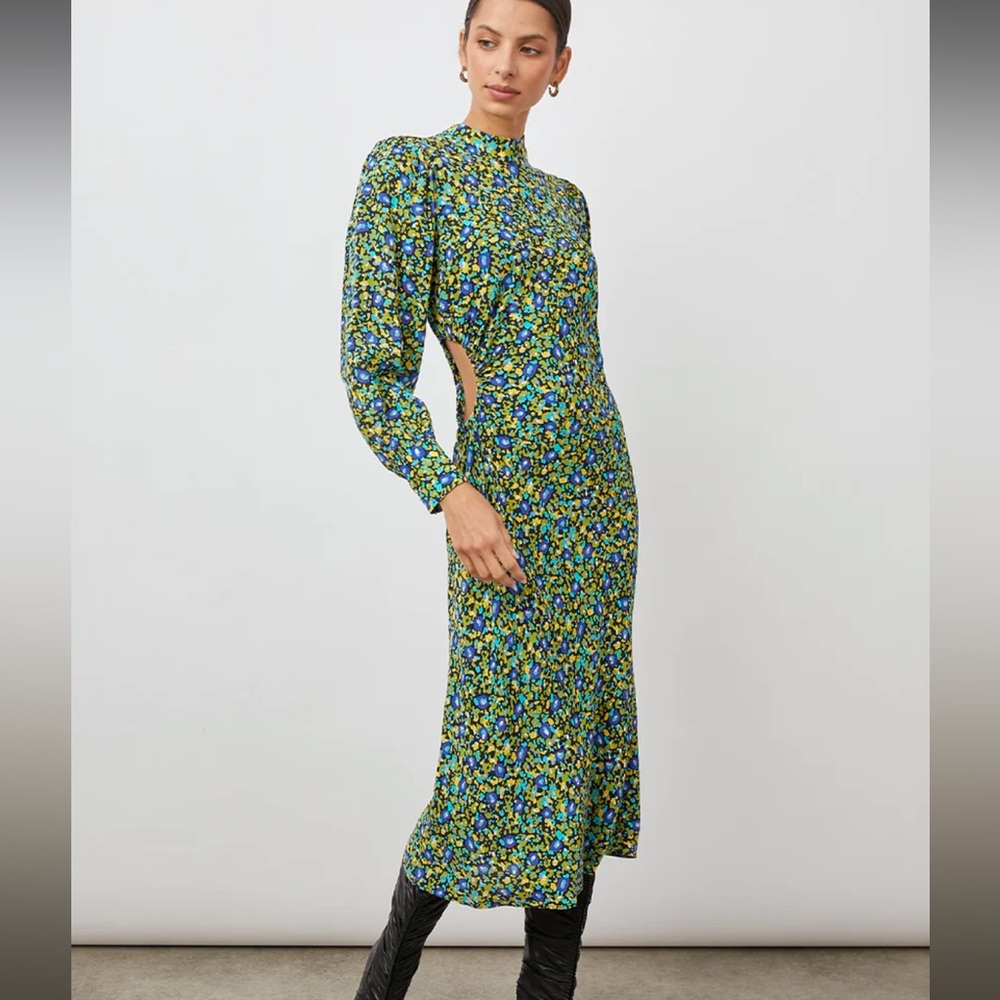 Rails-NWT SIZE M Abstract Garden print light weight dress
